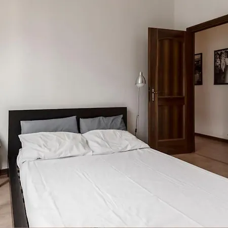 Happy & Beautiful Flat In ميلان