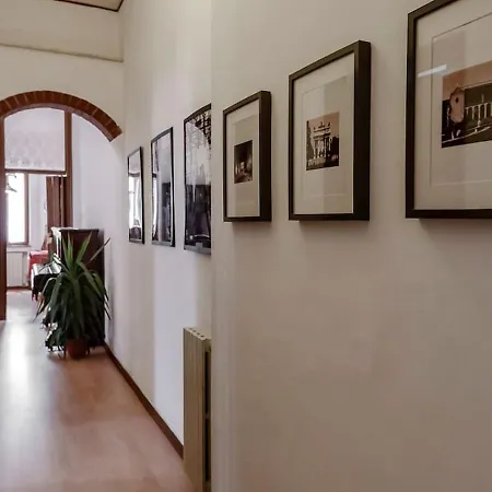 Happy & Beautiful Flat In ميلان