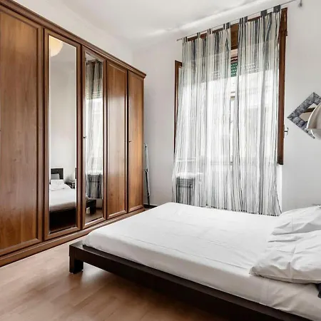 Happy & Beautiful Flat In شقة *