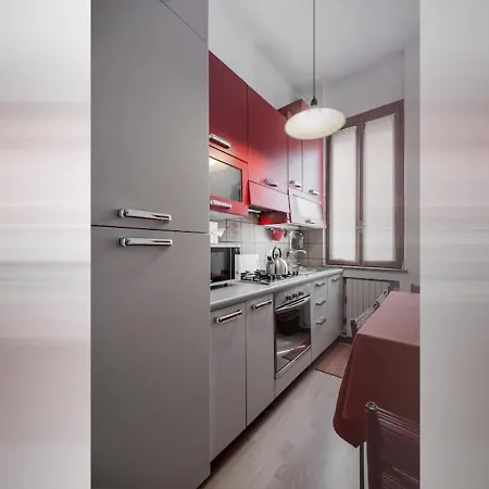 Happy & Beautiful Flat In شقة